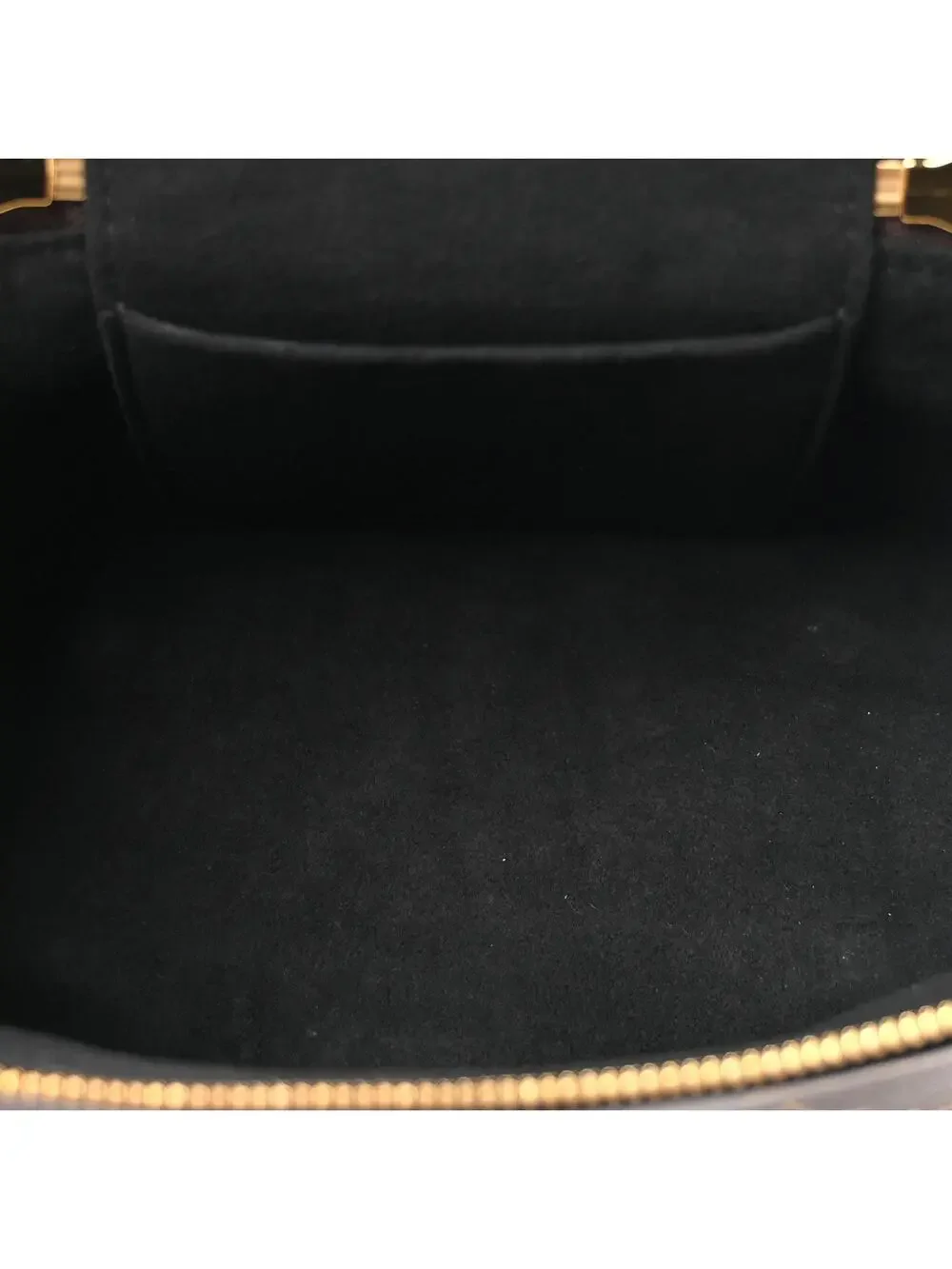 Louis Vuitton discover elegance